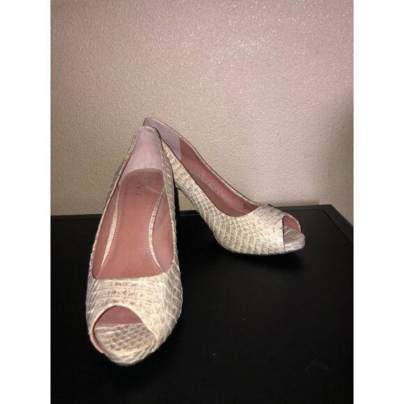 Vince Camuto Kira Wedding Date Nite Animal Print Cream Python Peep Toe Heels 8.5 - Picture 1 of 11